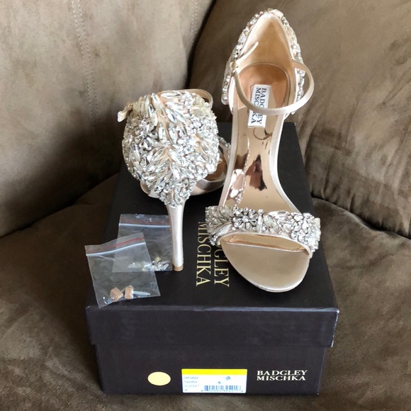 badgley mischka tampa shoes